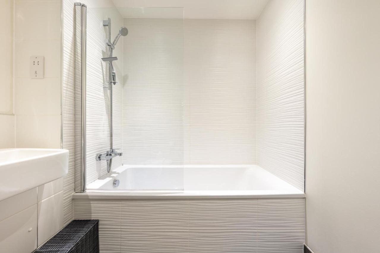 Luxury One Bedroom Serviced Apartment In The Heart Of Бедфорд Экстерьер фото
