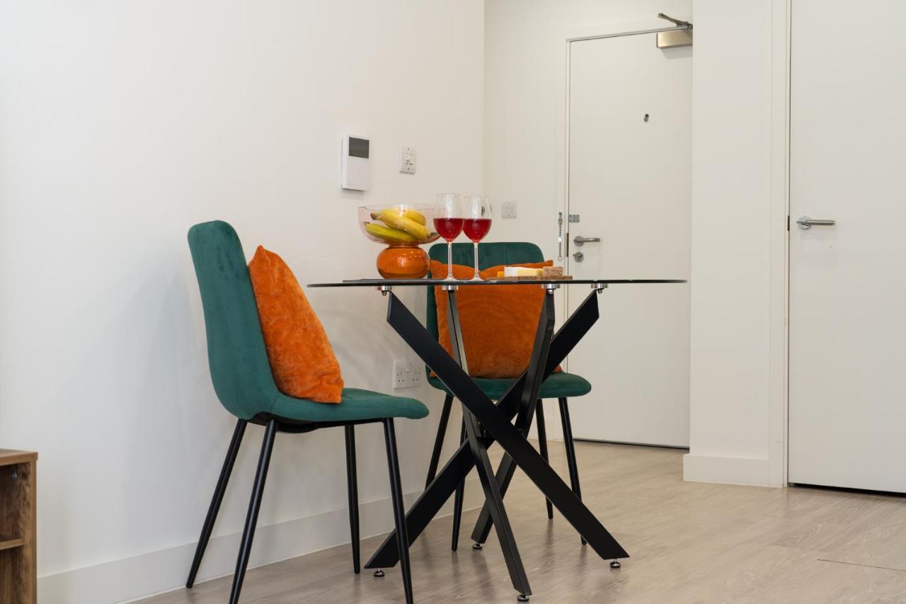 Luxury One Bedroom Serviced Apartment In The Heart Of Бедфорд Экстерьер фото